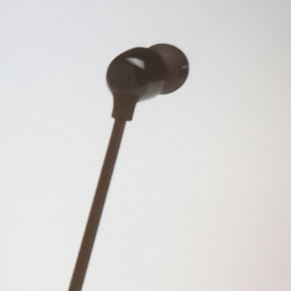 JBL TUNE 125BT  WIRELESS BLUETOOTH EARBUDS BLACK Model # JBLT125BTBLKAM - Picture 14 of 15